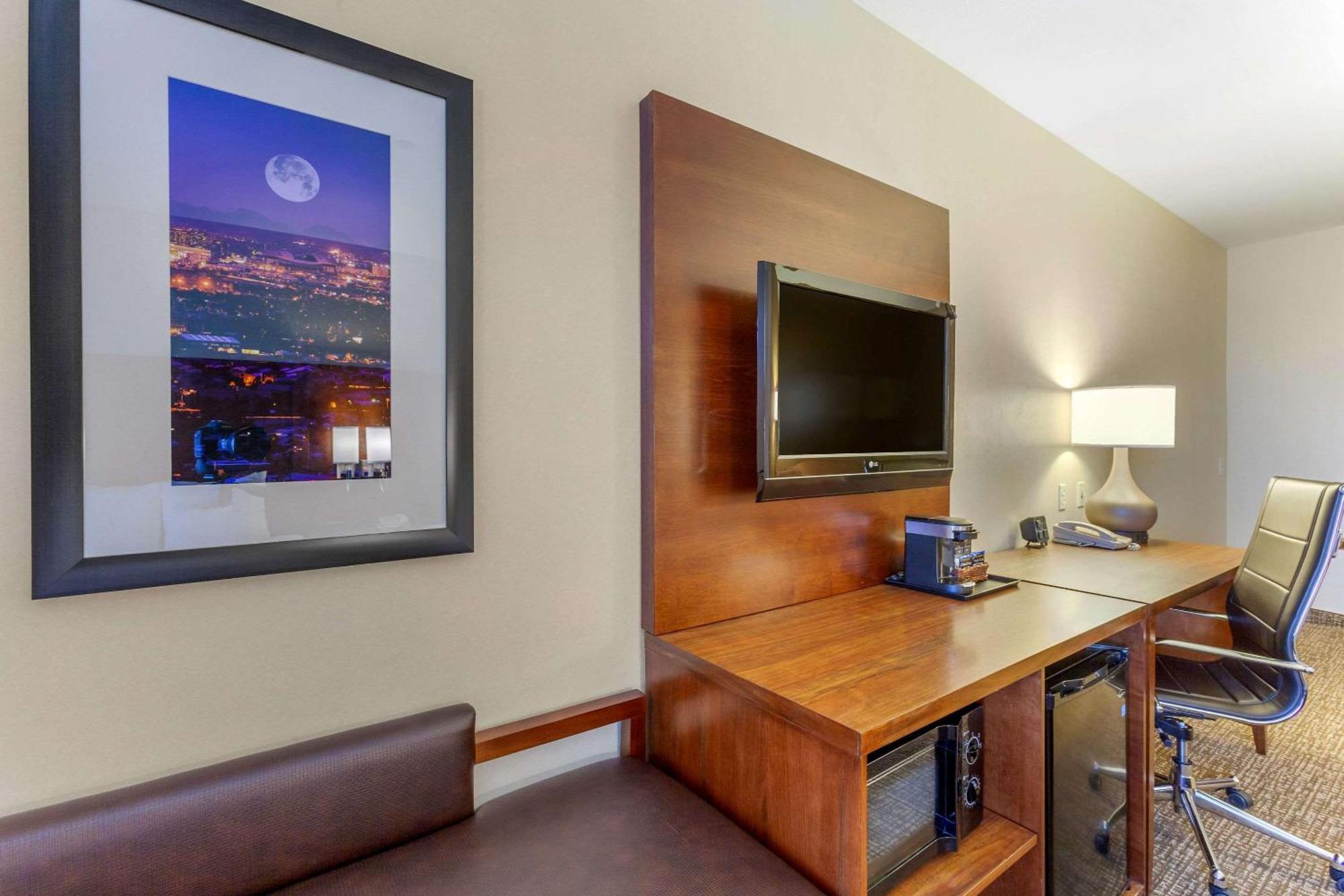 Comfort Suites Glendale - State Farm Stadium Area Eksteriør bilde